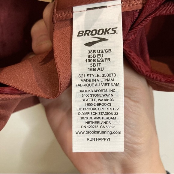 BROOKS Sz 38B Sports Bra Sweat Wicking Padded Adjustable Straps NWT - Picture 6 of 7